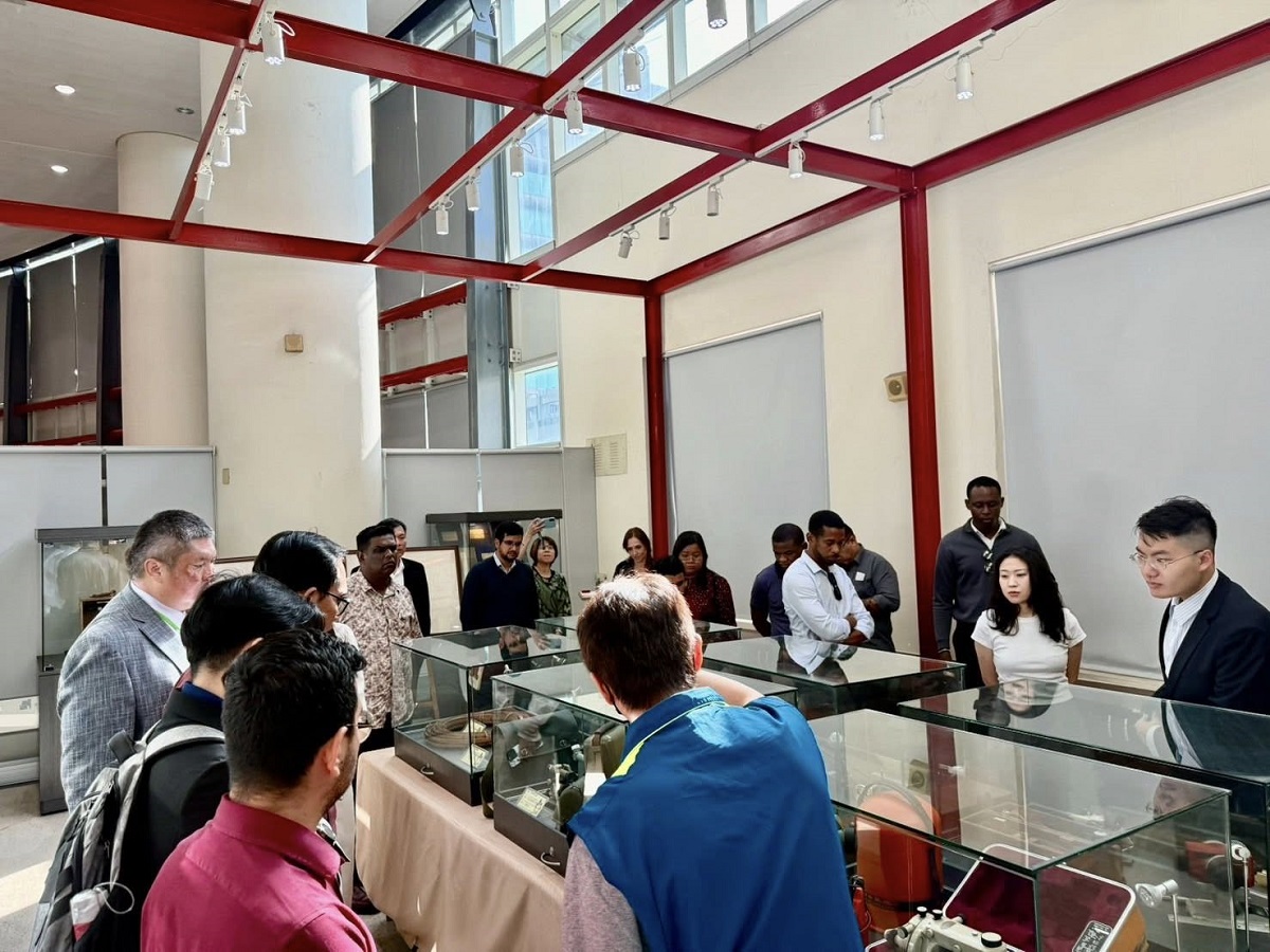 參觀測量儀器展.jpg