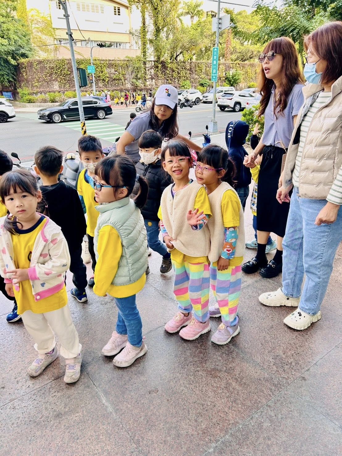 忠孝國小小小朋友參觀.jpg