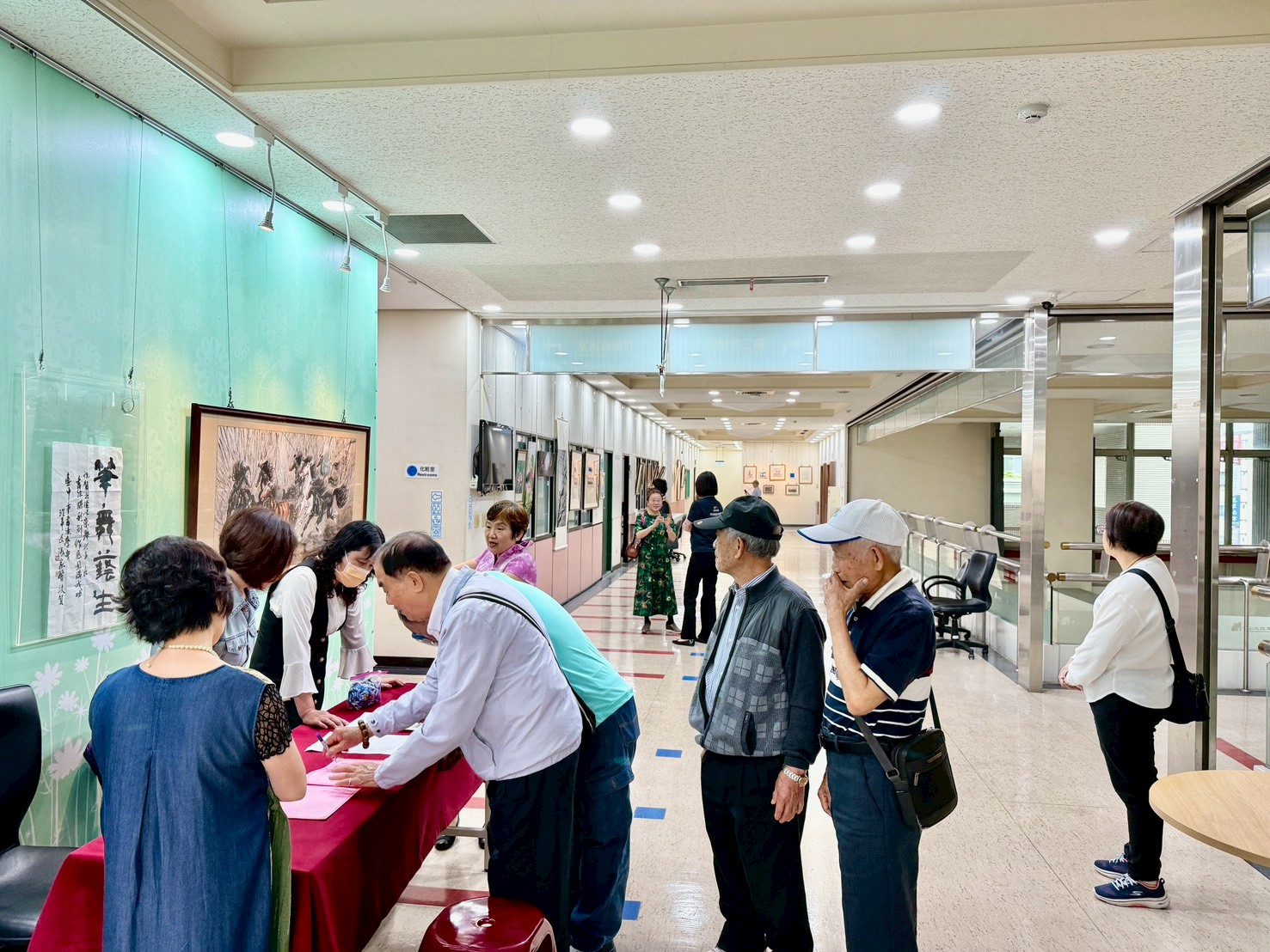 藝術展覽洽公民眾簽到.jpg